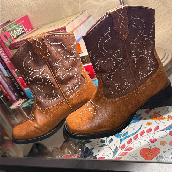 Wonder Nation Brown Kids Boots - Picture 2 of 3